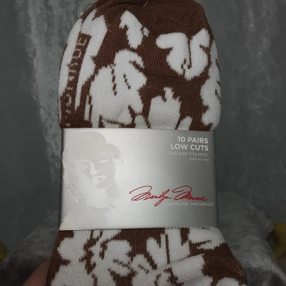 Marilyn Monroe 10 Pairs Pack Of Socks NWT - Picture 8 of 9